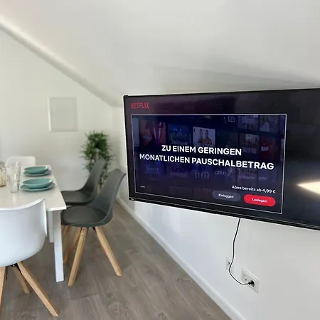 Neuwertiges 2-zimmer-apartment, Barrierefrei, Ebenerdig Ohne Aufzug, 51 Qm, Bis 4 Gäste-kerpen *